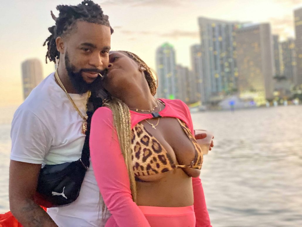 Romantic boat tour for show people in Miami